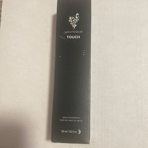 Younique Touch Spray Foundation in the shade Velour